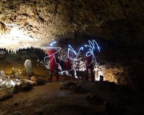 沖永良部島の洞窟、光文字で楽しむ♪